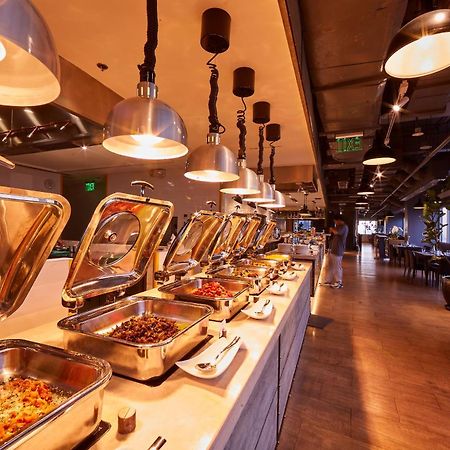 Brittany Hotel Bgc Taguig Extérieur photo